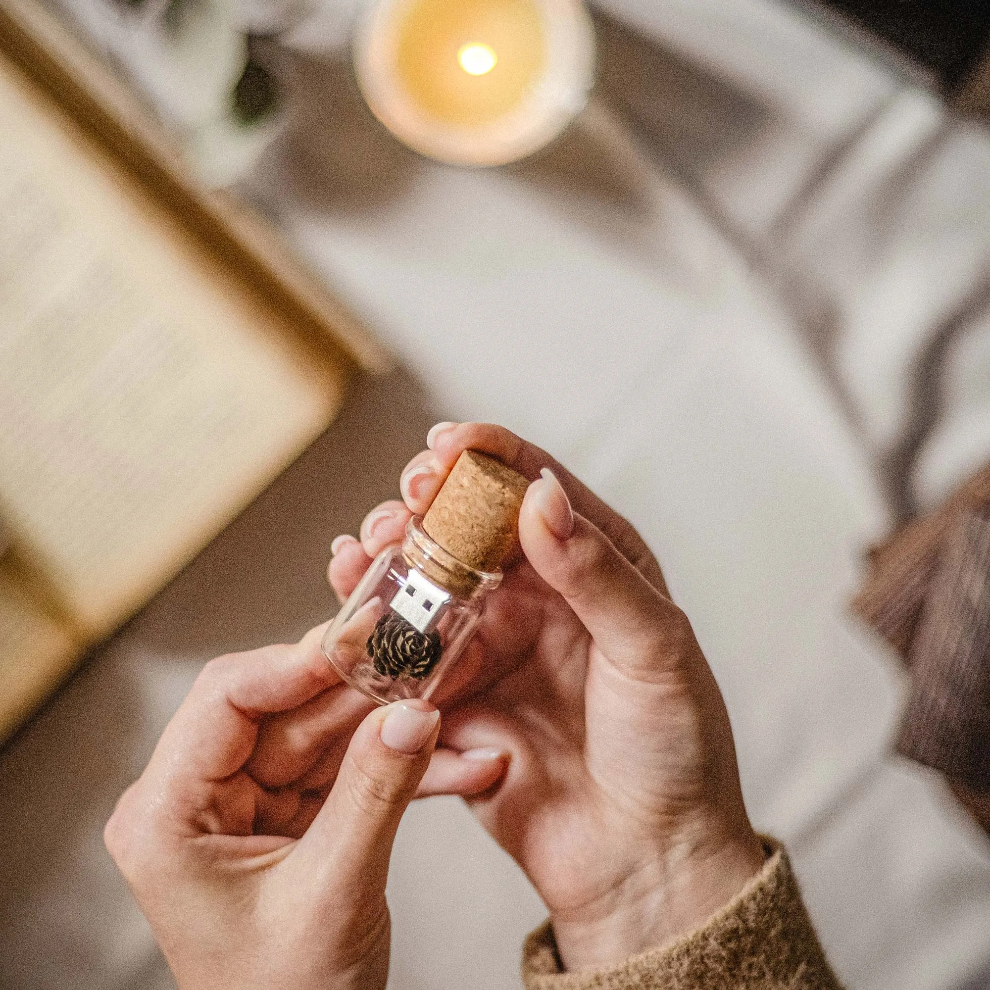 Glass Bottle USB Flash Drive 3.0 with Small Pine Cone