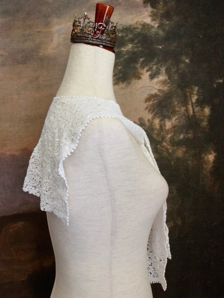 Historically Inspired Floral Crochet Folk Shawl / Capelet in White