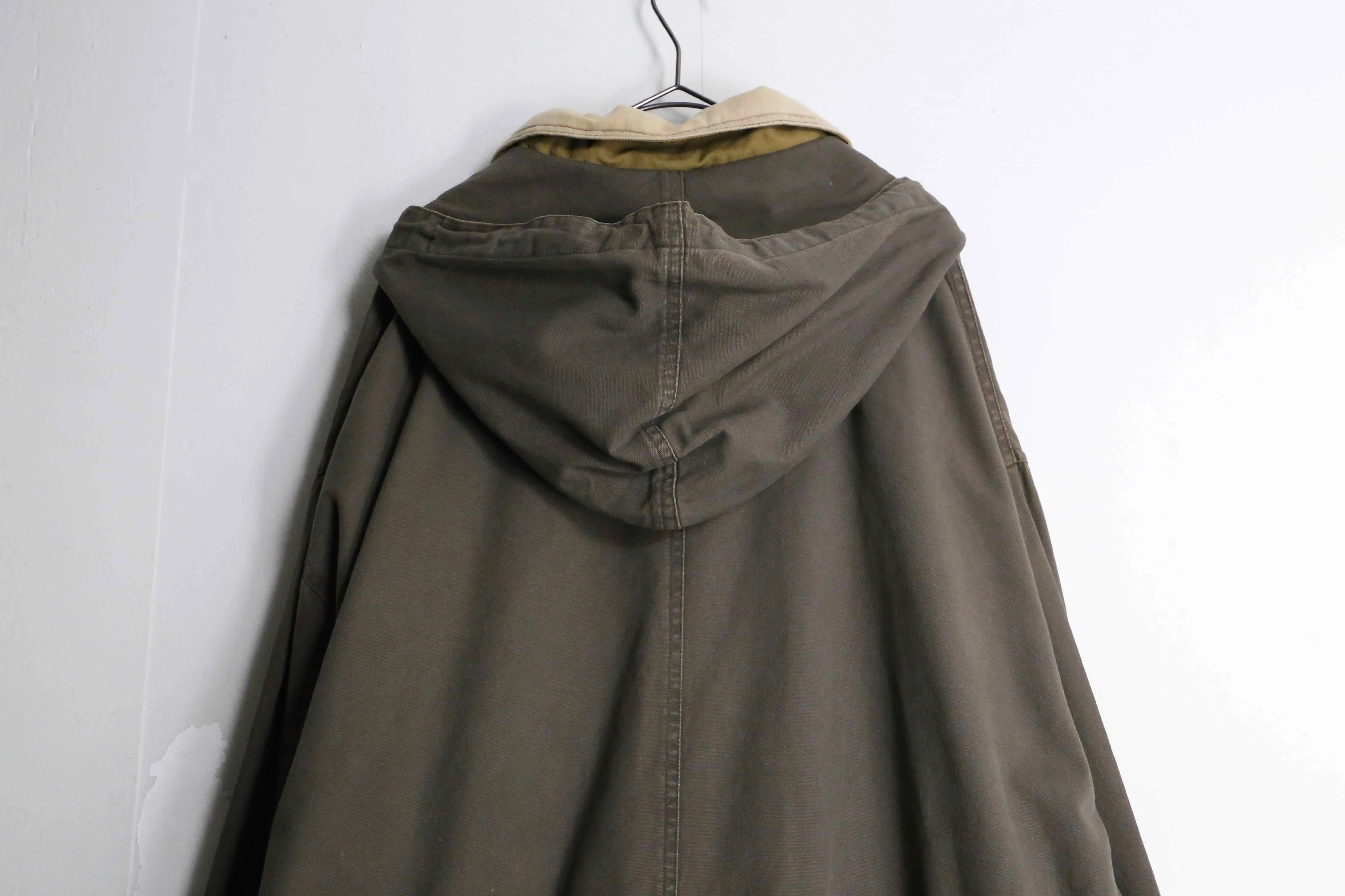 hunting motif khaki color duffel coat